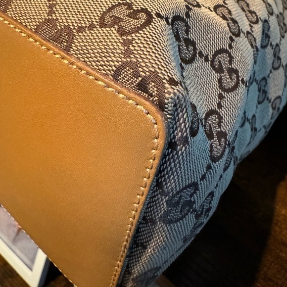 GUCCI Tan Bucket Tote with Silver Hardware- PRISTINE! - Picture 12 of 12